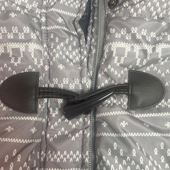 The Limited Puffer Vest With Detachable Hood Size M New With Tags‎ NWT - Picture 12 of 13